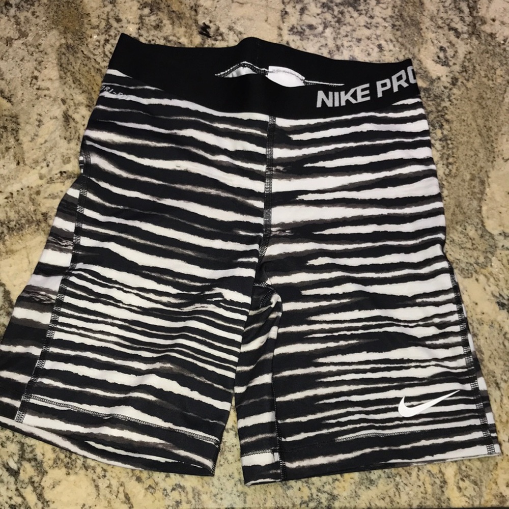 NWOT Nike Pro Dri-Fit Spandex Shorts